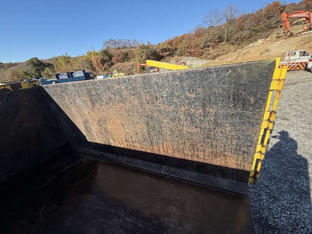 三菱ふそうキャンター深ダンプ（土砂禁ダンプ）小型（2t・3t）[写真12]
