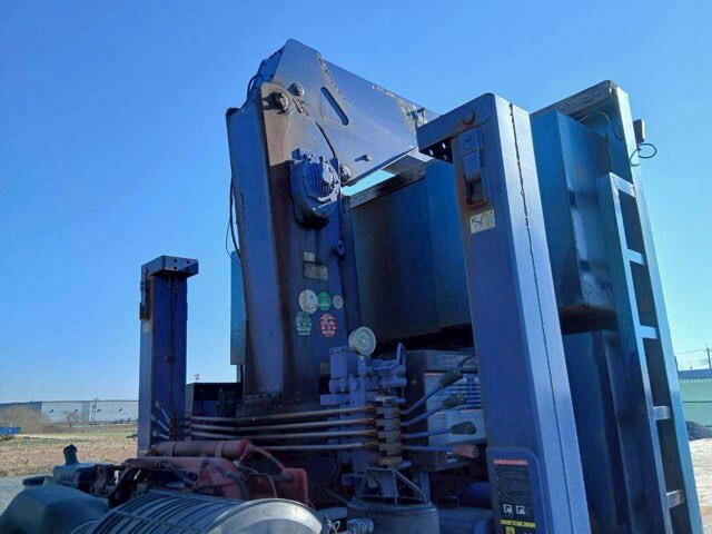 UDトラックスクオンセルフクレーン4段大型（10t）[写真19]