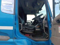 UDトラックスクオンセルフクレーン4段大型（10t）[写真24]