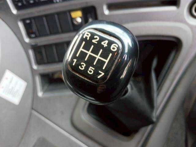 UDトラックスクオンセルフクレーン4段大型（10t）[写真29]