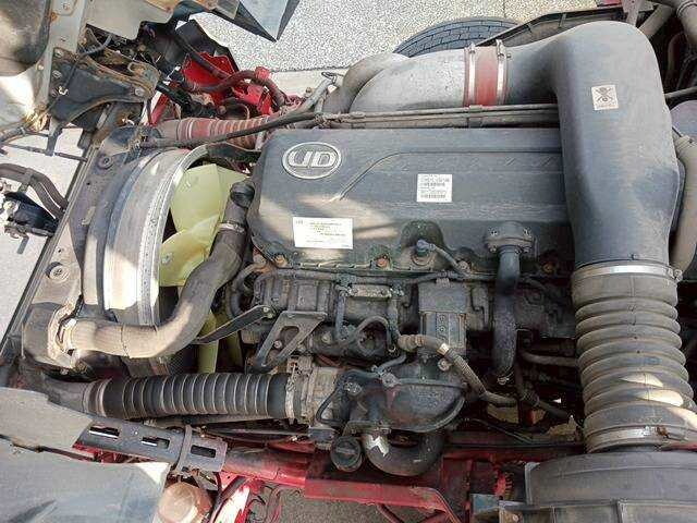 UDトラックスクオンセルフクレーン4段大型（10t）[写真39]