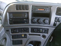 UDトラックスクオンセルフクレーン4段大型（10t）[写真41]