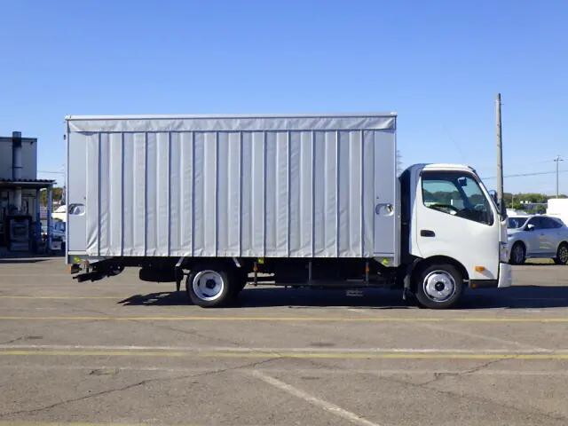 トヨタダイナカーテン車小型（2t・3t）[写真06]