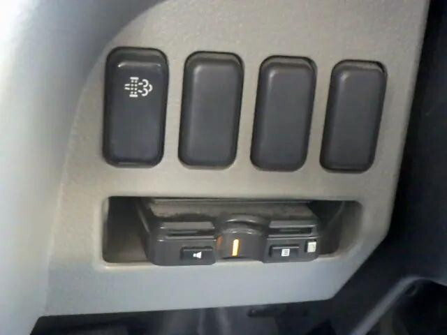 三菱ふそうキャンター平ボディ小型（2t・3t）[写真13]