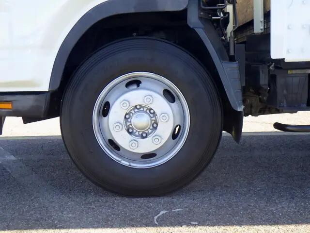 三菱ふそうキャンター平ボディ小型（2t・3t）[写真16]