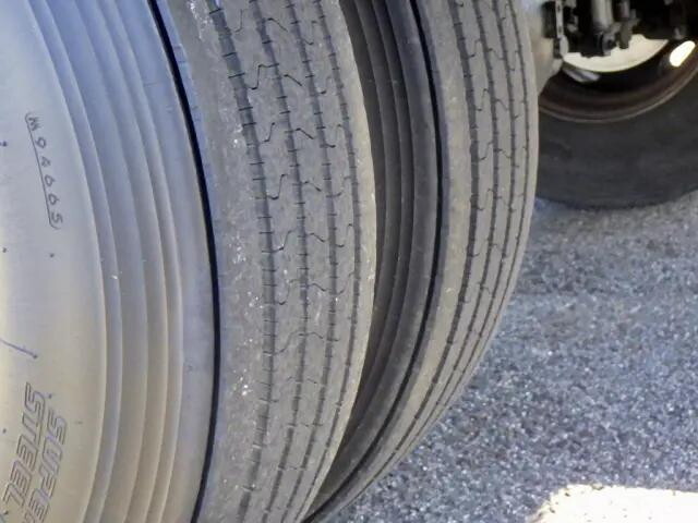 三菱ふそうキャンター平ボディ小型（2t・3t）[写真18]