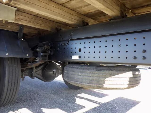 三菱ふそうキャンター平ボディ小型（2t・3t）[写真19]