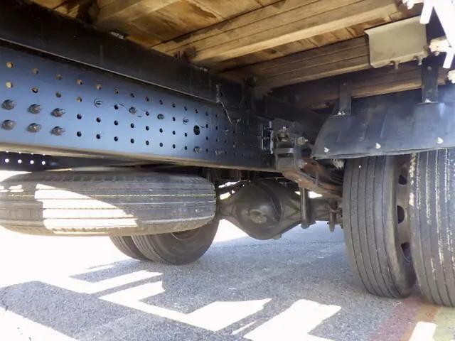 三菱ふそうキャンター平ボディ小型（2t・3t）[写真20]