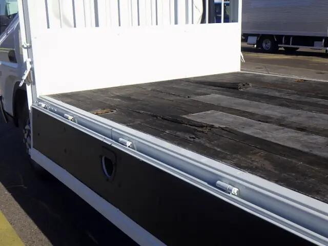 三菱ふそうキャンター平ボディ小型（2t・3t）[写真26]