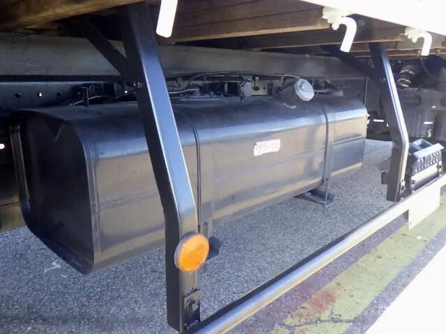 三菱ふそうキャンター平ボディ小型（2t・3t）[写真30]