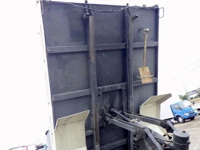 日野レンジャーダンプ中型（4t）[写真10]