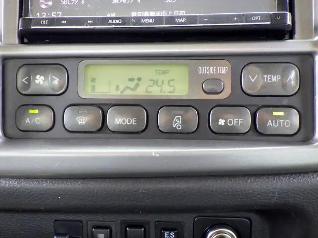 日野レンジャーダンプ中型（4t）[写真24]