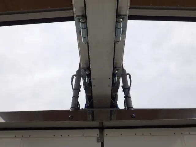 いすゞフォワードアルミウイング中型（4t）[写真13]