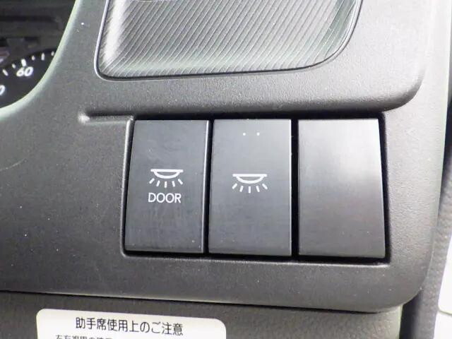 いすゞフォワードアルミウイング中型（4t）[写真27]