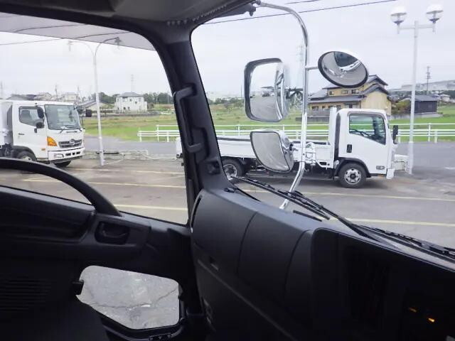 いすゞフォワードアルミウイング中型（4t）[写真30]