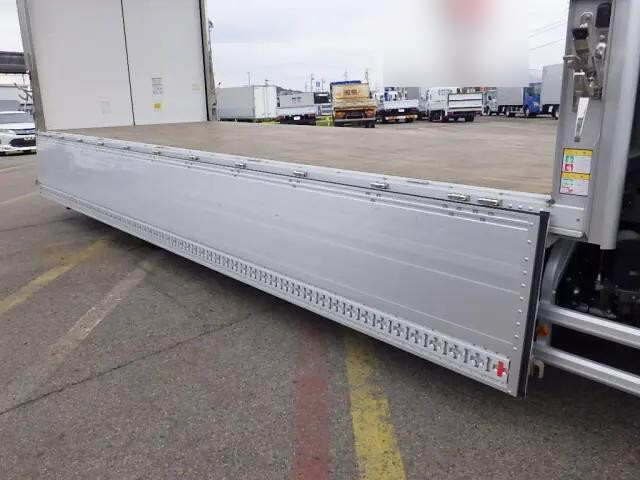 いすゞフォワードアルミウイング中型（4t）[写真09]