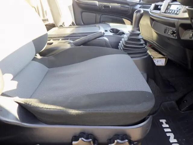 日野レンジャー平ボディ中型（4t）[写真13]