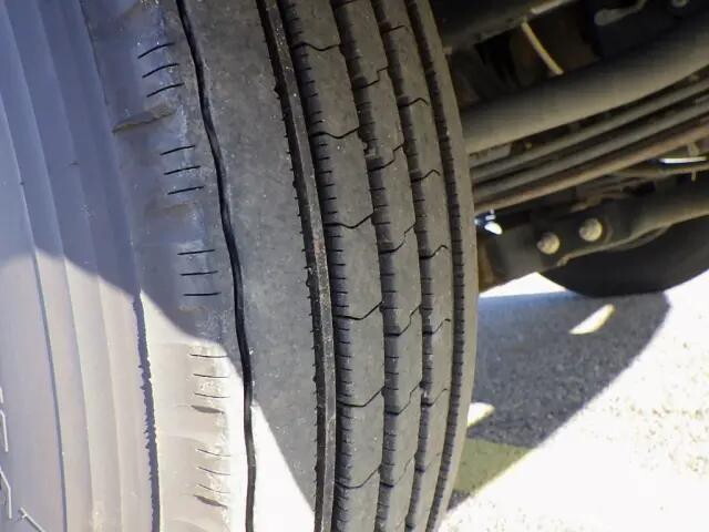 日野レンジャー平ボディ中型（4t）[写真36]