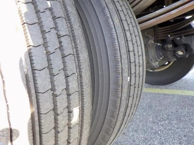 日野レンジャー平ボディ中型（4t）[写真37]