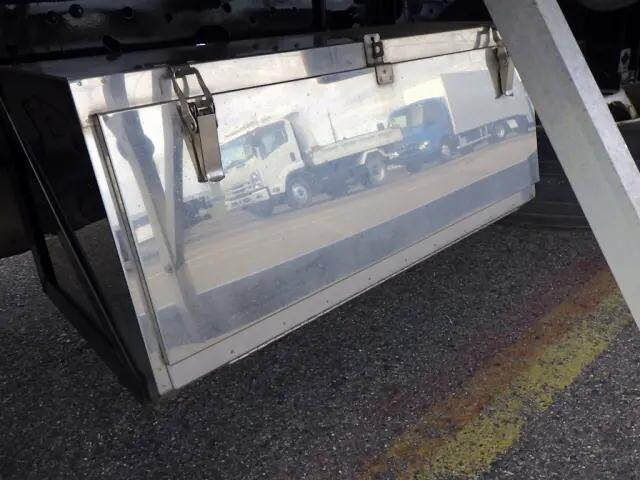 日野レンジャーアルミウイング中型（4t）[写真40]