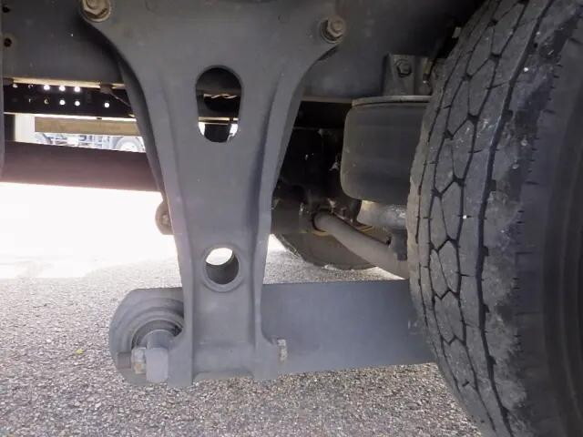 いすゞフォワードアルミウイング中型（4t）[写真23]