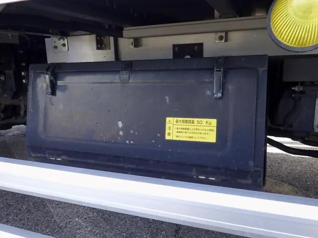 いすゞフォワードアルミウイング中型（4t）[写真39]