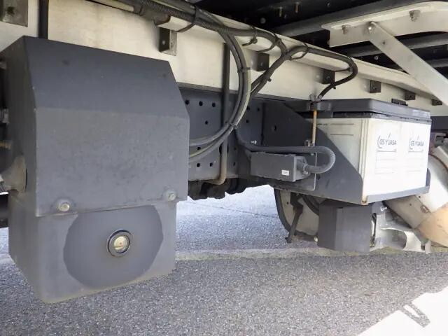 いすゞフォワードアルミウイング中型（4t）[写真40]