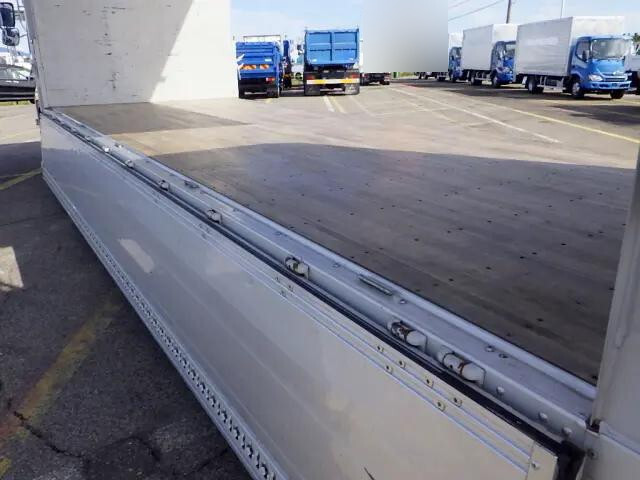 いすゞフォワードアルミウイング中型（4t）[写真06]