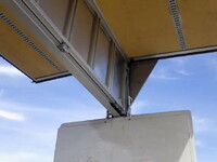 いすゞフォワードアルミウイング中型（4t）[写真09]