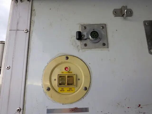 いすゞフォワード冷凍車（冷蔵車）中型（4t）[写真13]