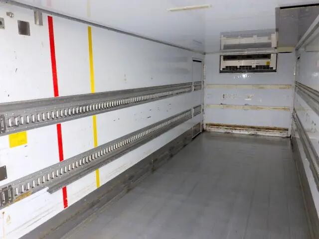 いすゞフォワード冷凍車（冷蔵車）中型（4t）[写真14]