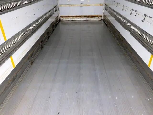 いすゞフォワード冷凍車（冷蔵車）中型（4t）[写真16]