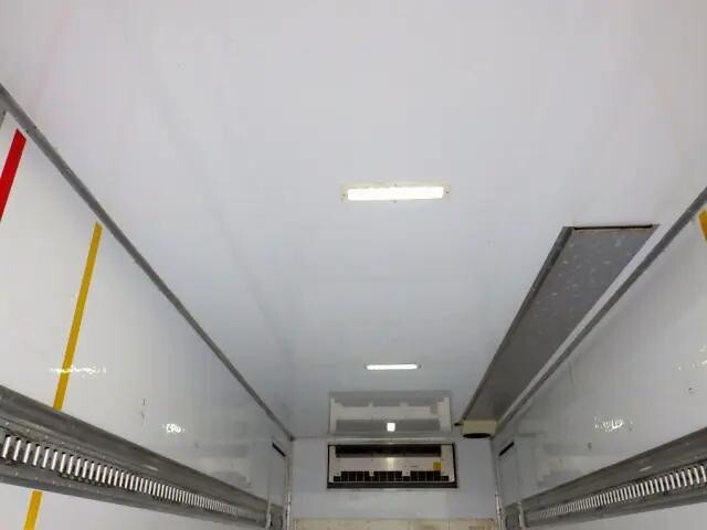 いすゞフォワード冷凍車（冷蔵車）中型（4t）[写真19]