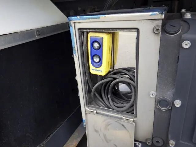 いすゞフォワード冷凍車（冷蔵車）中型（4t）[写真22]