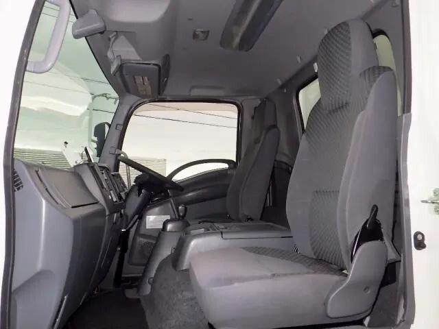 いすゞフォワード冷凍車（冷蔵車）中型（4t）[写真23]