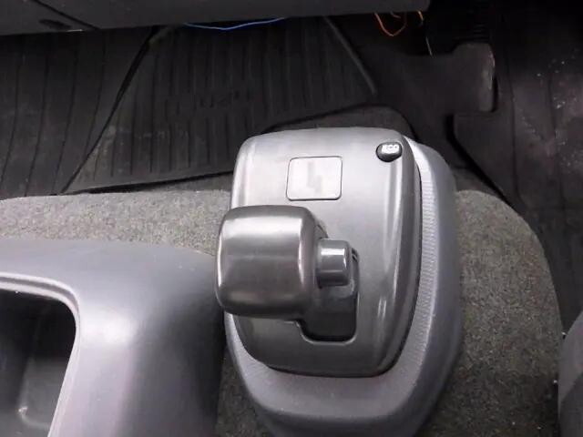 いすゞフォワード冷凍車（冷蔵車）中型（4t）[写真24]