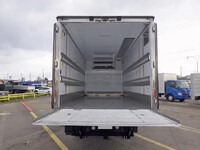 いすゞフォワード冷凍車（冷蔵車）中型（4t）[写真05]