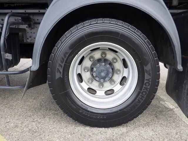 三菱ふそうファイターコンテナ専用車増トン（6t・8t）[写真25]