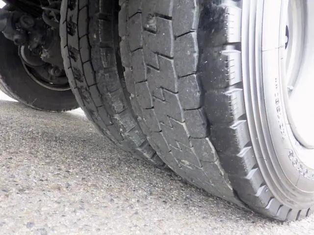 三菱ふそうファイターコンテナ専用車増トン（6t・8t）[写真26]