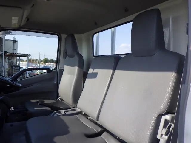 日野デュトロ平ボディ小型（2t・3t）[写真20]