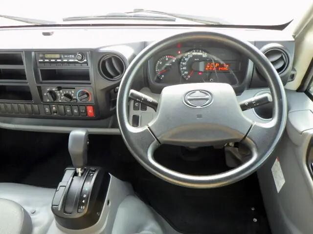 日野デュトロ平ボディ小型（2t・3t）[写真22]