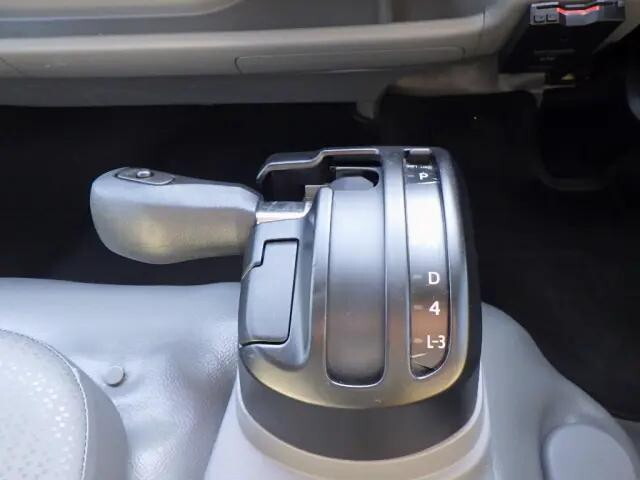 日野デュトロ平ボディ小型（2t・3t）[写真24]