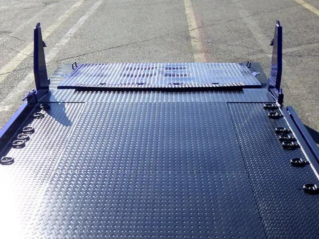 三菱ふそうキャンターキャリアカー小型（2t・3t）[写真11]