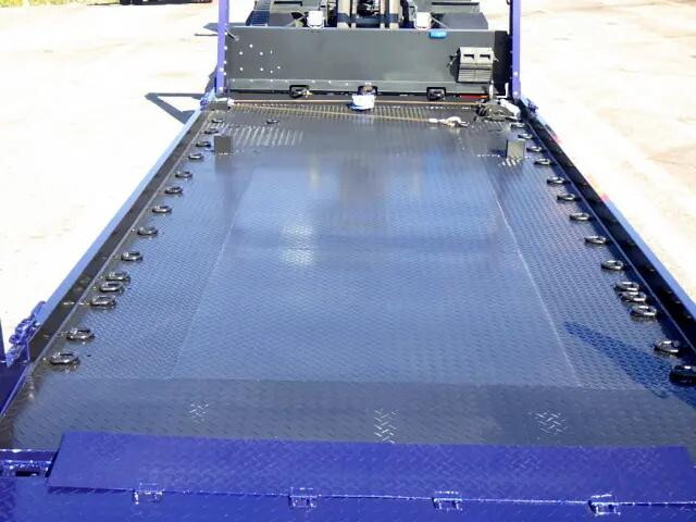 三菱ふそうキャンターキャリアカー小型（2t・3t）[写真09]