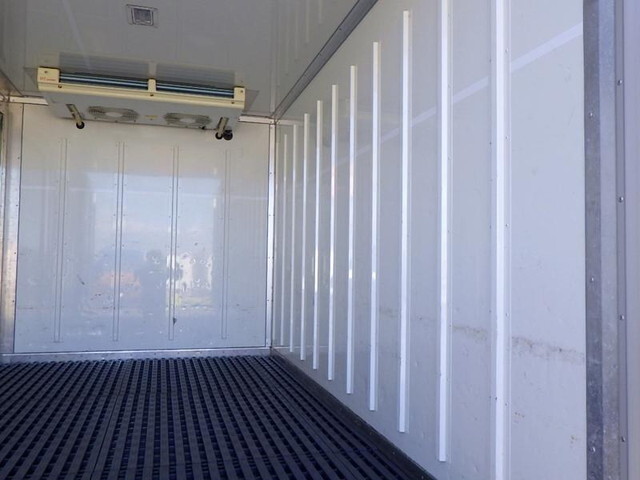 トヨタダイナ冷凍車（冷蔵車）小型（2t・3t）[写真09]