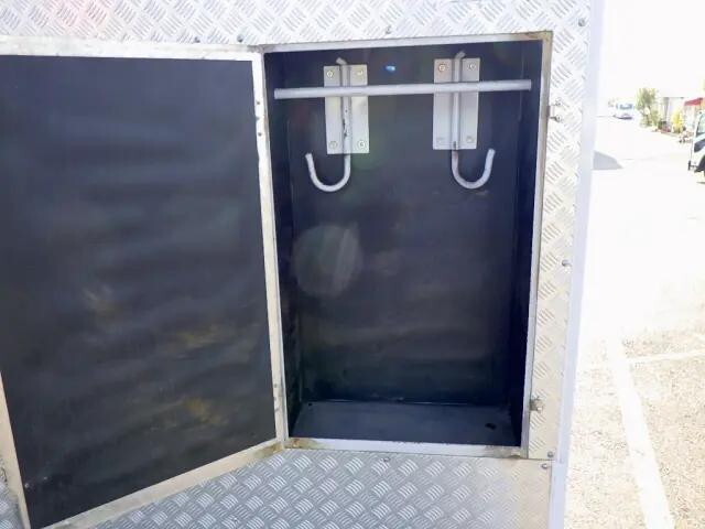 日野レンジャーアルミブロック中型（4t）[写真18]