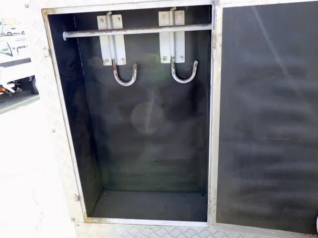 日野レンジャーアルミブロック中型（4t）[写真19]