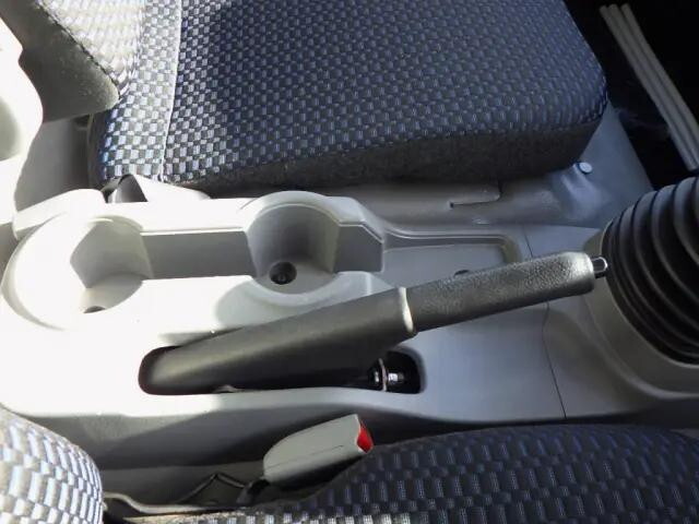 日野デュトロ平ボディ小型（2t・3t）[写真13]