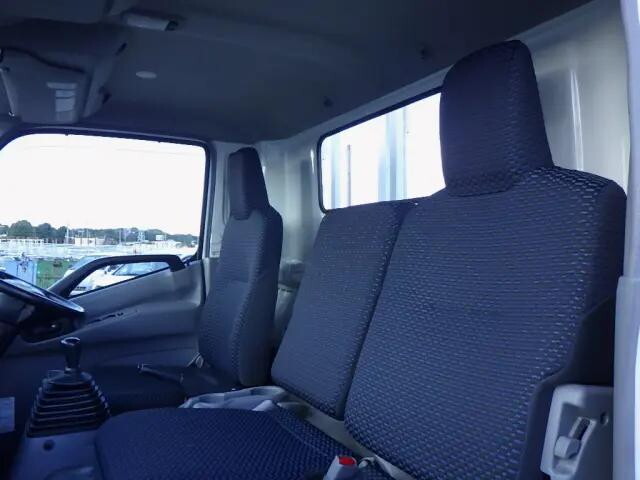 日野デュトロ平ボディ小型（2t・3t）[写真09]