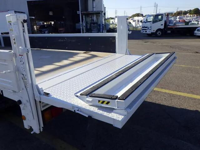 いすゞエルフ平ボディ小型（2t・3t）[写真12]